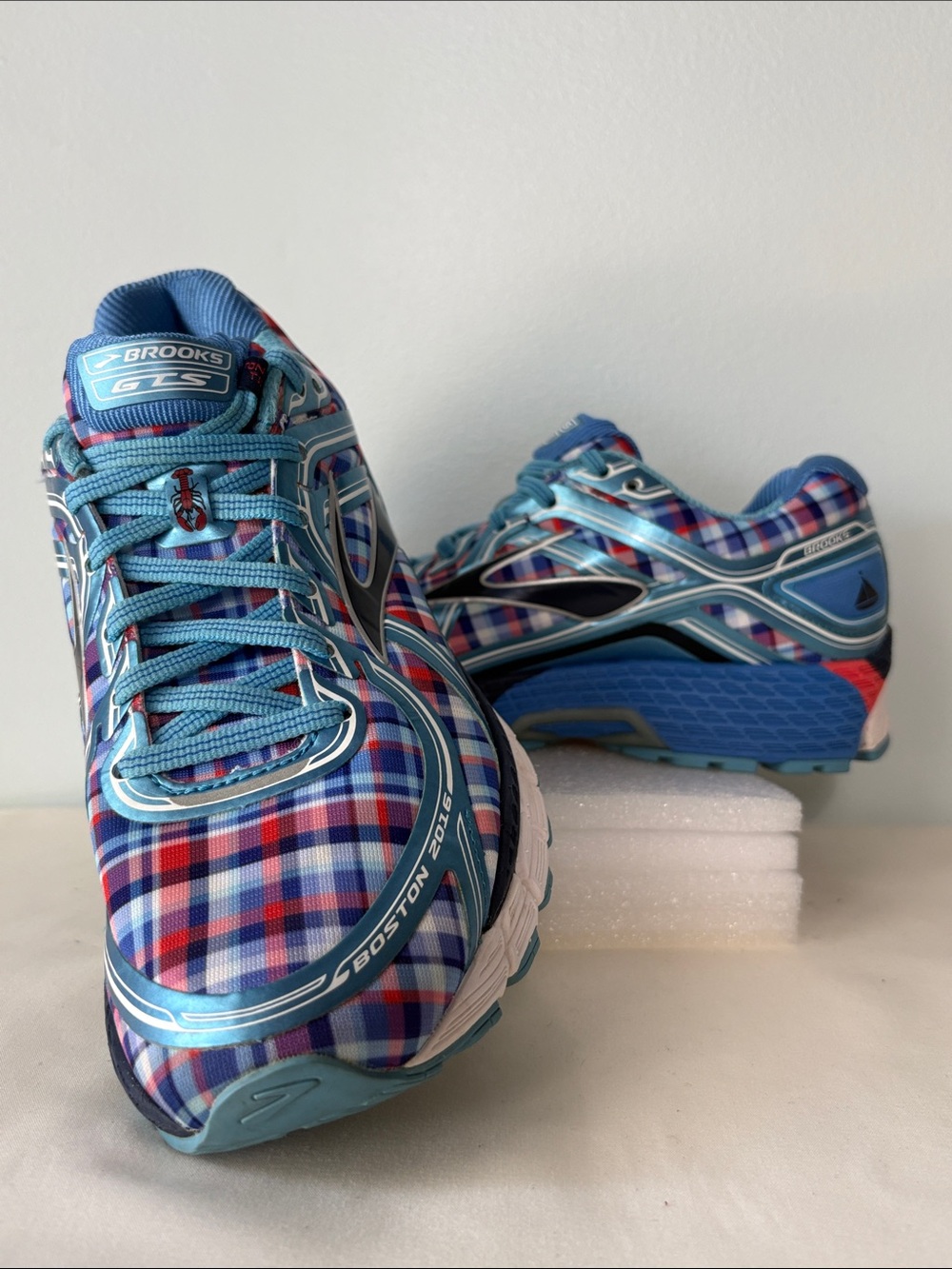Brooks “Nantucket” Adrenaline 16 Boston Marathon Plaid Running Shoes - Picture 5 of 16